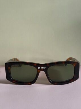 Off-White Rectangular Tortoiseshell Sunglasses with Green Lenses